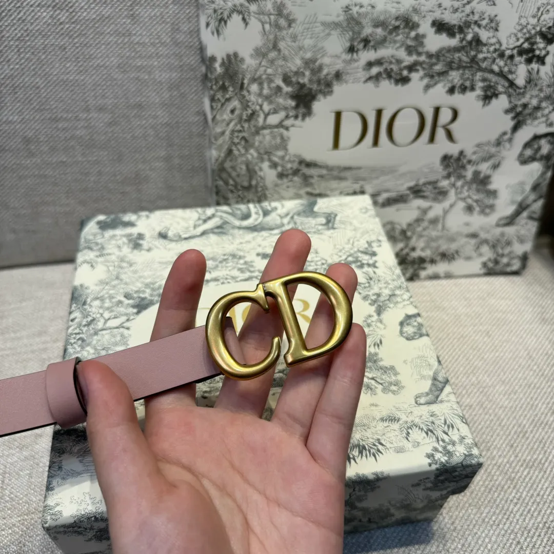 💰420💰Full set of packaging💰 💍Purchasing-grade Dior series⚡️High-end quality cowhide, imported first-layer cowhide and base leather matching⚡️Leather version genuine mold opening, buckle head palladium-plated fine pure copper buckle⚡️Width 2.0cm, high-definition real photo