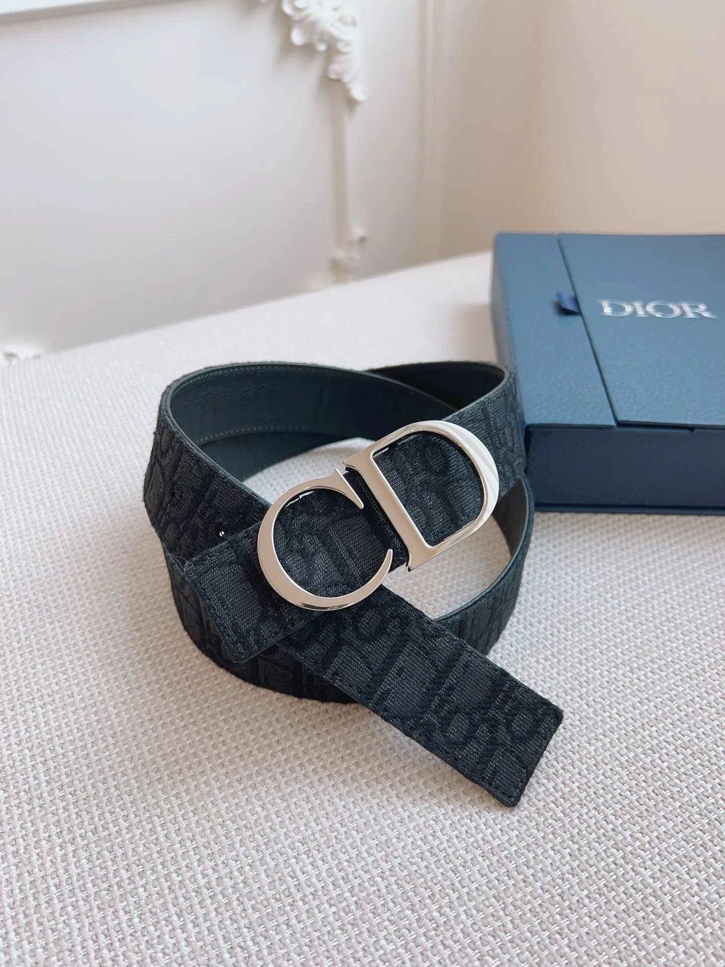 💰460💰Full package💰 💍Purchasing-grade DIOR⚡️🌹French original leather, Oblique black cloth/black cowhide. There is no doubt about the quality. There is no better, only the best. Size 3.5 cm