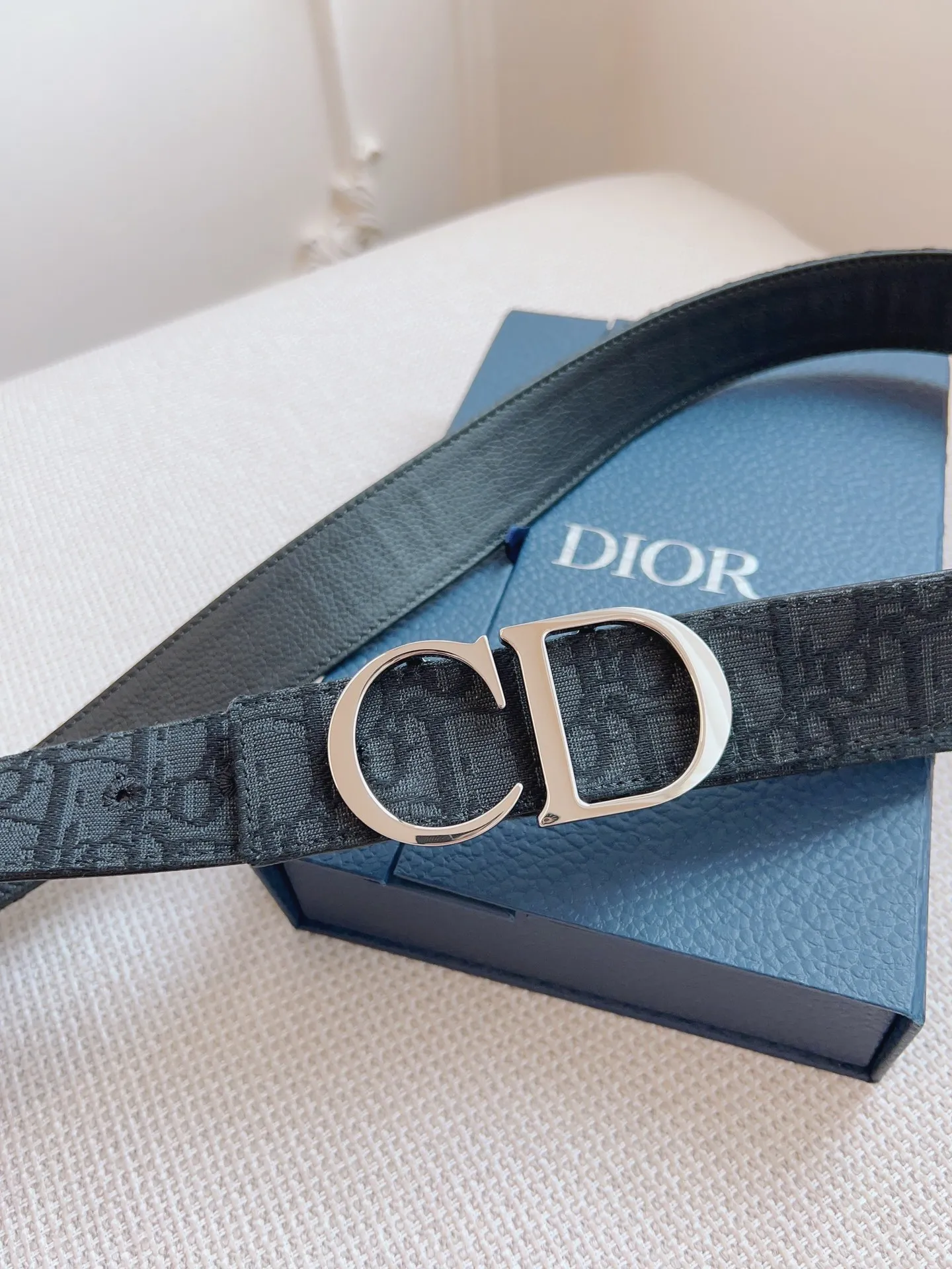 💰460💰Full package💰 💍Purchasing-grade DIOR⚡️🌹French original leather, Oblique black cloth/black cowhide. There is no doubt about the quality. There is no better, only the best. Size 3.5 cm