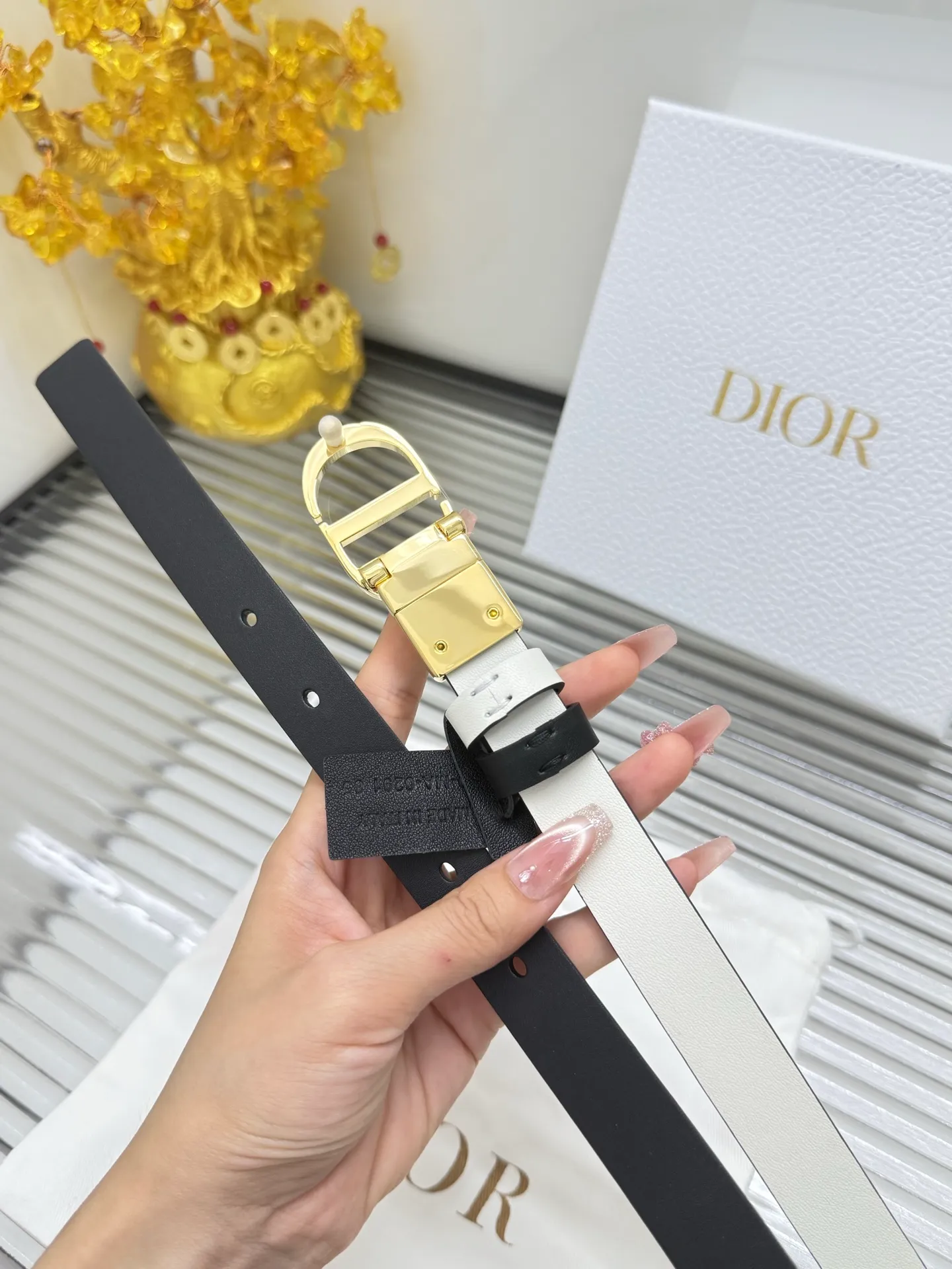 ✅Width: 𝟮.𝟬𝗰𝗺 ❑ Christian Dior classic rotating buckle can be used on both sides. Original imported calfskin + high-quality pure copper hardware buckle P420