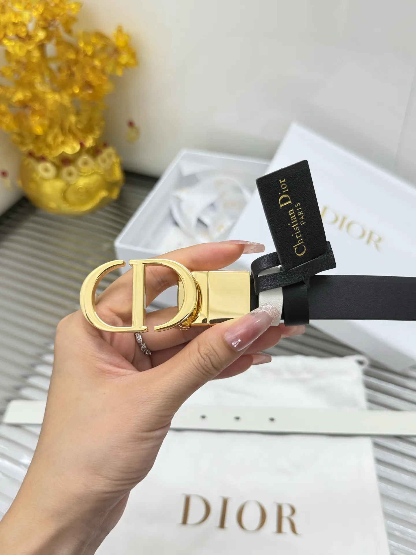 ✅Width: 𝟮.𝟬𝗰𝗺 ❑ Christian Dior classic rotating buckle can be used on both sides. Original imported calfskin + high-quality pure copper hardware buckle P420