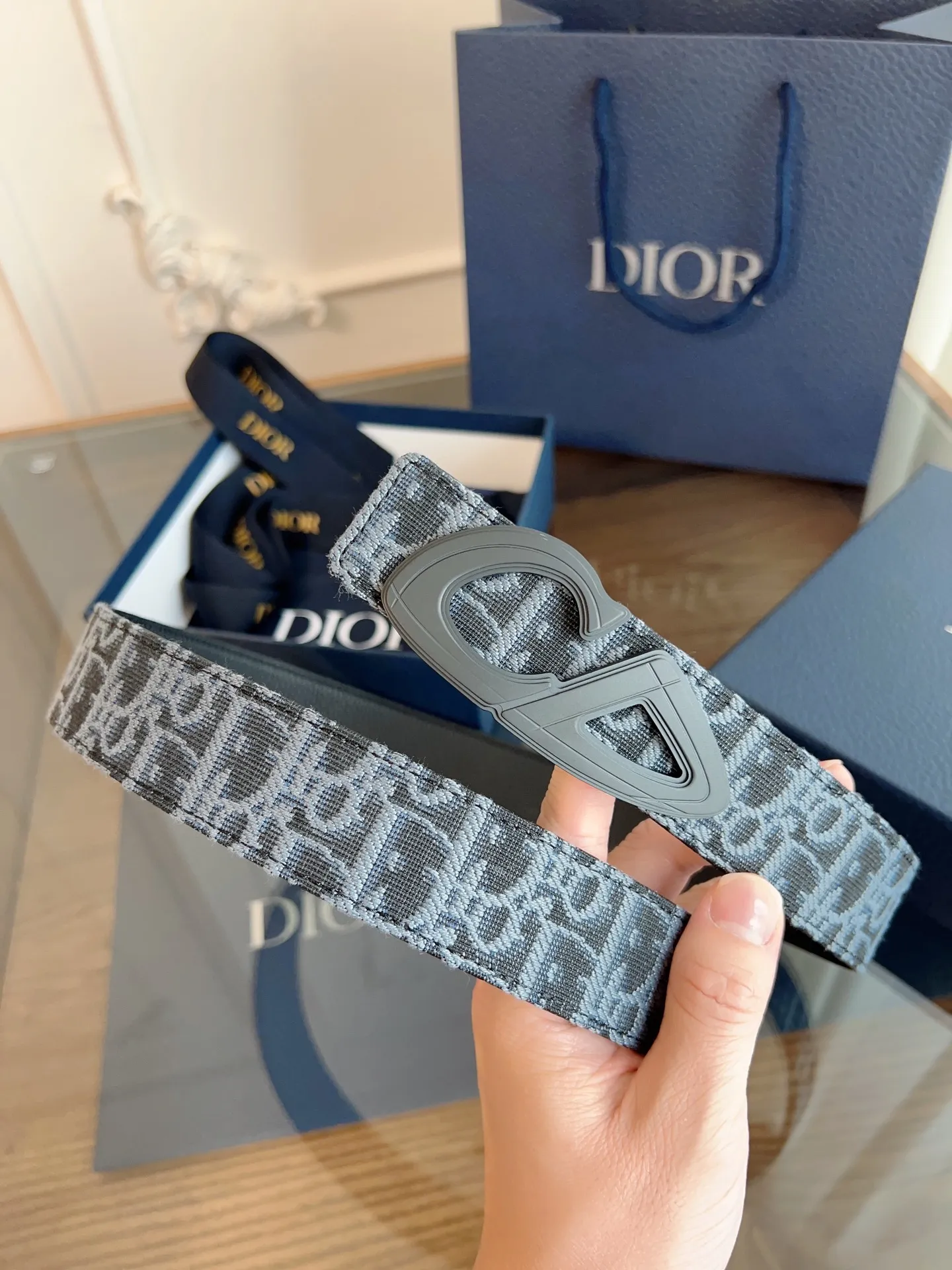💰480💰Full package💰 💍Purchase-grade "DIOR" Dior/enhanced version🇫🇷French original leather, Oblique light blue cloth/black cowhide. There is no doubt about the quality. There is no better, only the best. Size 3.5 cm