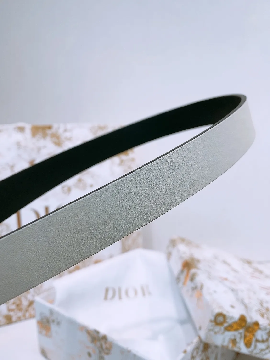 💰440💰Full package💰 💍Purchase level Dior⚡️🌹Montaigne *CD* belt Decorated with *Christian Dior* logo Glossy gold finish metal details Two detachable rings Calfskin belt⚡️🌹2.0cm