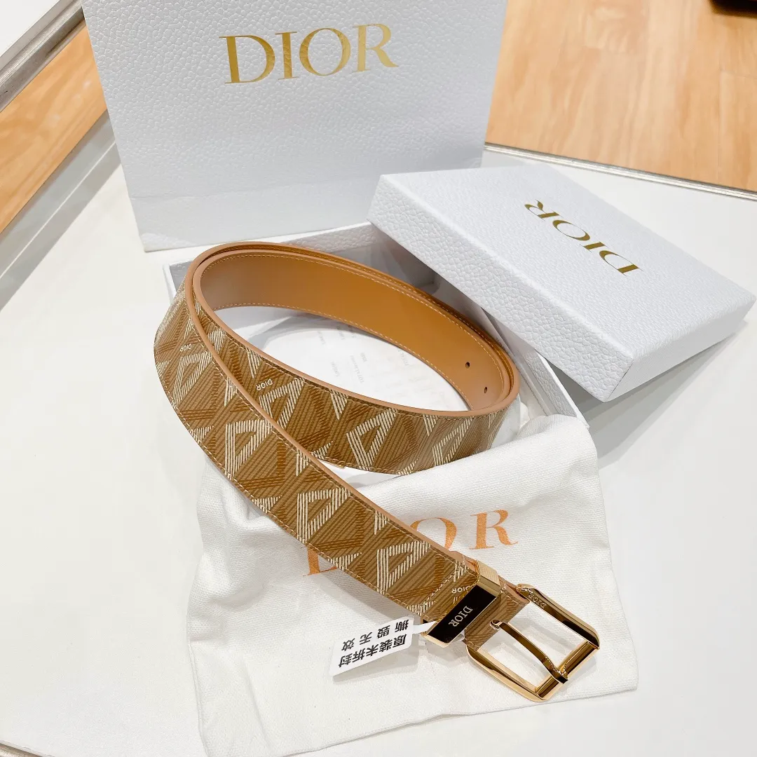 💰480💰Full package💰 💍Purchasing level Dior DIOR 3.5cm men's belt combines elegance with Dior's modern style. Double-sided design. One side is made of gray patterned canvas and the other side is made of gray smooth cow leather. Exquisite and elegant