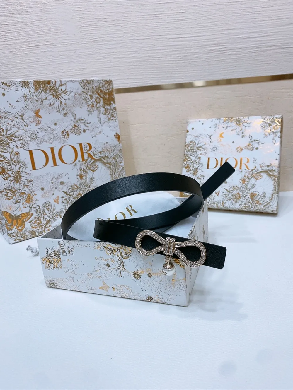 💰440💰Full package💰 💍Purchase level Dior Dior⚡️🌹Le Nœud de Dior belt butterfly diamond buckle🦋 Width 18mm⚡️🌹Imported fetal cowhide smooth cowhide and white imitation crystal decoration⚡️🌹