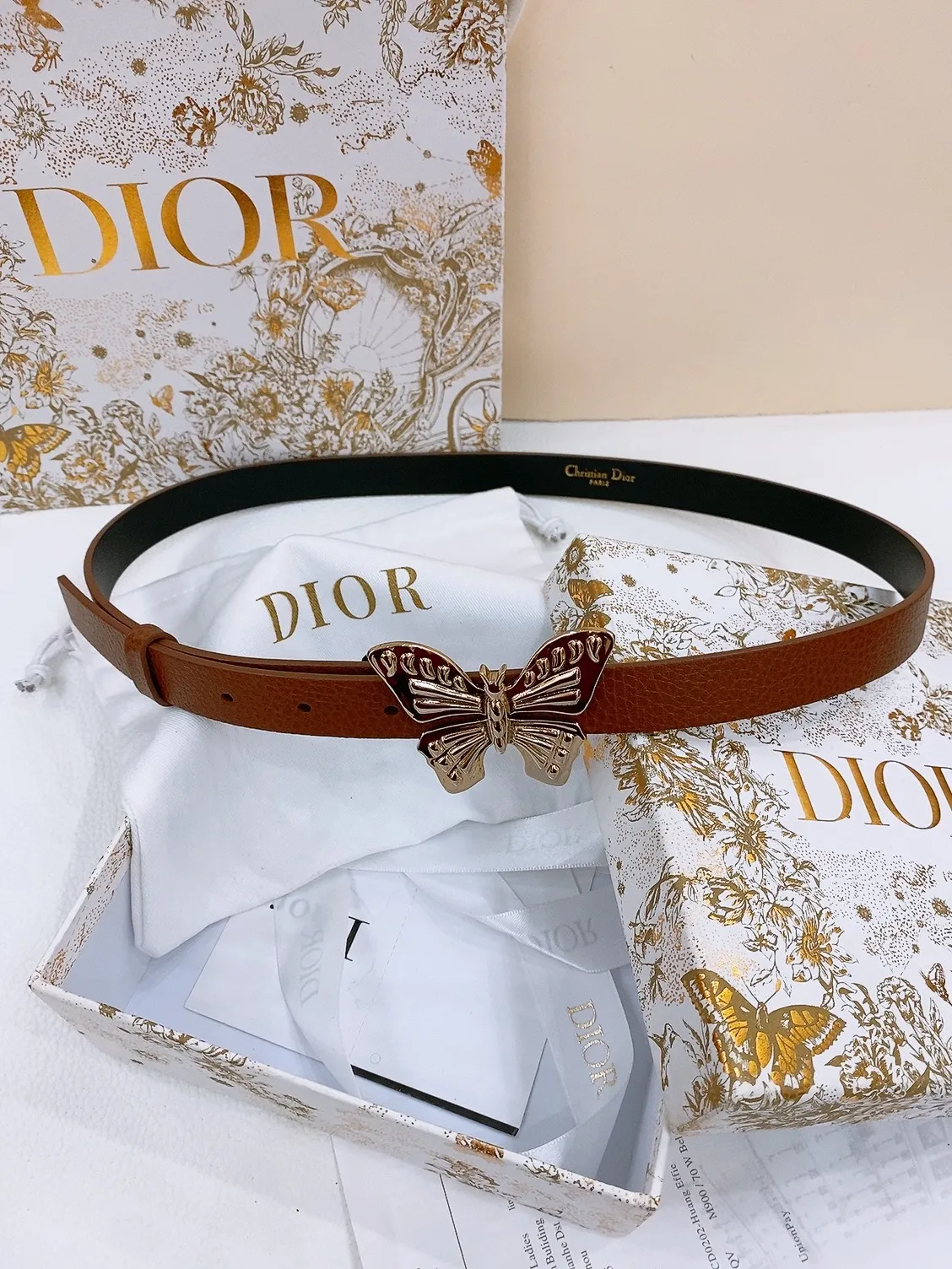 💰440💰Full package💰 💍Purchase level Dior Saddle Belt Brass hardware Double-sided saddle belt Grained cowhide surface and smooth cowhide bottom Soft and delicate feel Belt 2.0cm