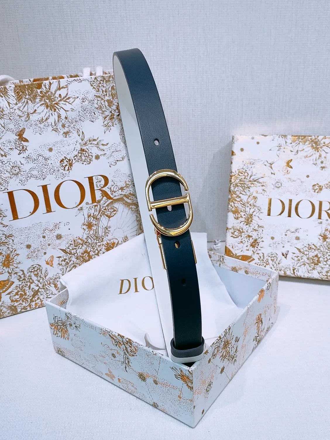 💰440💰Full package💰 💍Purchase level Dior⚡️🌹Montaigne *CD* belt Decorated with *Christian Dior* logo Glossy gold finish metal details Two detachable rings Calfskin belt⚡️🌹2.0cm