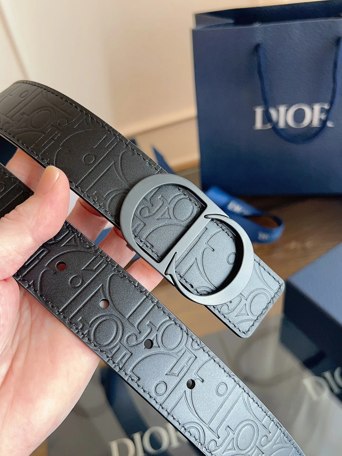 💰460💰Full package💰 💍Purchase-grade DIOR Dior⚡️🌹Enhanced version🇫🇷French original leather, black/embossed full leather. There is no doubt about the quality. There is no better, only the best. ⚡️🌹Size 3.5 cm