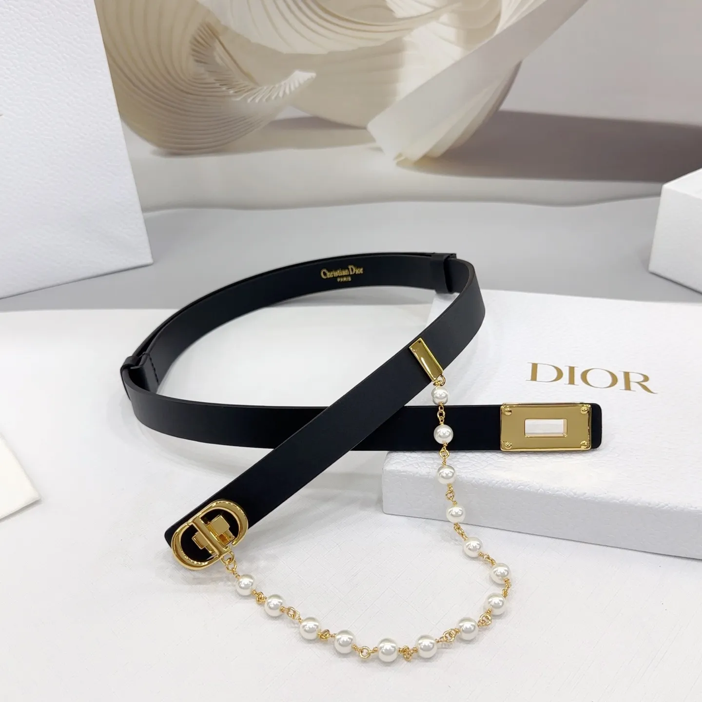 💰520💰Full package💰 💍Purchase grade 2.0cm Dior⚡️🌹Double-sided first-layer calfskin Custom-made original leather⚡️🌹Soft texture Fine workmanship Paired with copper buckles Fashionable and versatile⚡️🌹Number of sizes: one size