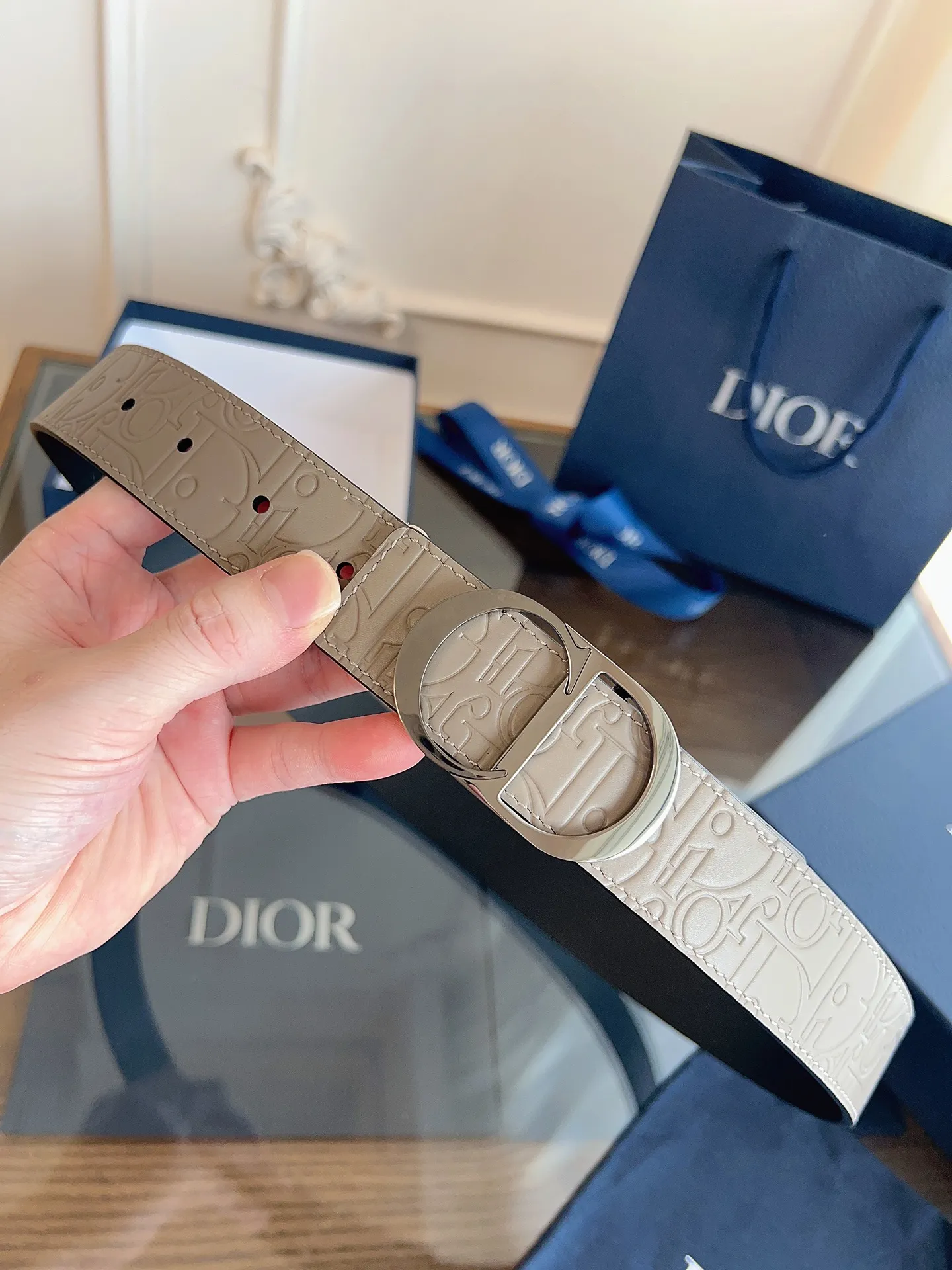 💰460💰Full package💰 💍Purchasing-grade DIOR⚡️🌹Enhanced version🇫🇷French original leather, khaki/embossed full leather. There is no doubt about the quality. There is no better, only the best. ⚡️🌹Size 3.5 cm