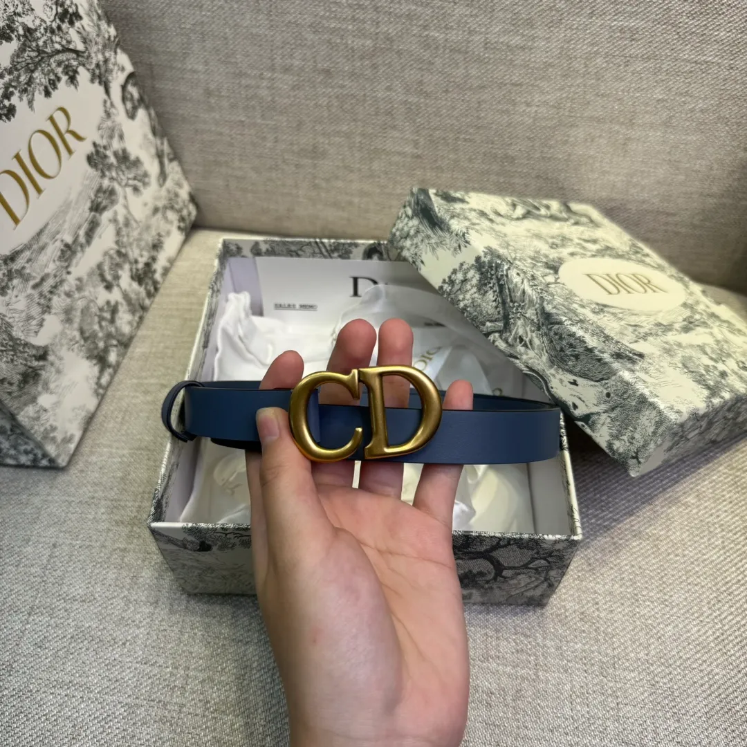 💰420💰Full set of packaging💰 💍Purchasing-grade Dior series⚡️High-end quality cowhide, imported first-layer cowhide and base leather matching⚡️Leather version genuine mold opening, buckle head palladium-plated fine pure copper buckle⚡️Width 2.0cm, high-definition real photo