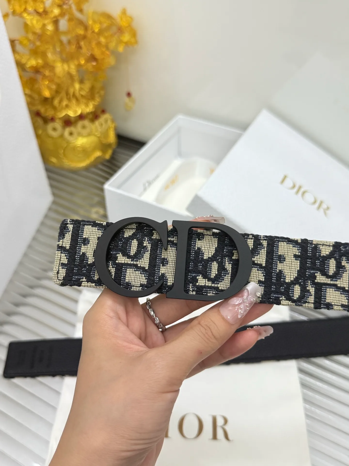 💰460💰Complete package💰 💍Purchasing-grade Christian Dior original fabric with calfskin and stitching holes, strong and not easy to deform🎉+high-quality tungsten steel hardware buckle, open molding, pattern texture is clearly visible, traces are revealed, and the official authentic quality is restored to the greatest extent 3.5cm