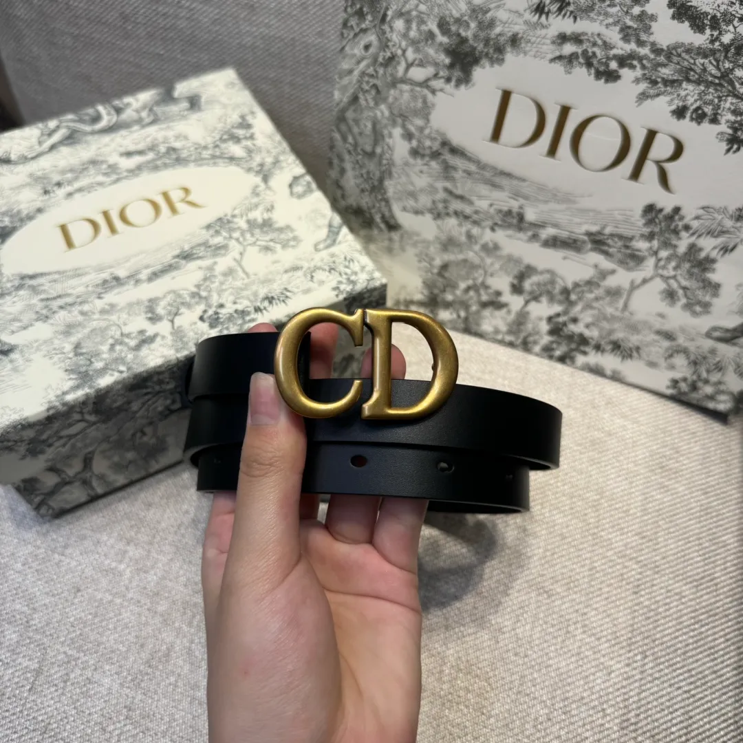 💰420💰Full set of packaging💰 💍Purchasing-grade Dior series⚡️High-end quality cowhide, imported first-layer cowhide and base leather matching⚡️Leather version genuine mold opening, buckle head palladium-plated fine pure copper buckle⚡️Width 2.0cm, high-definition real photo