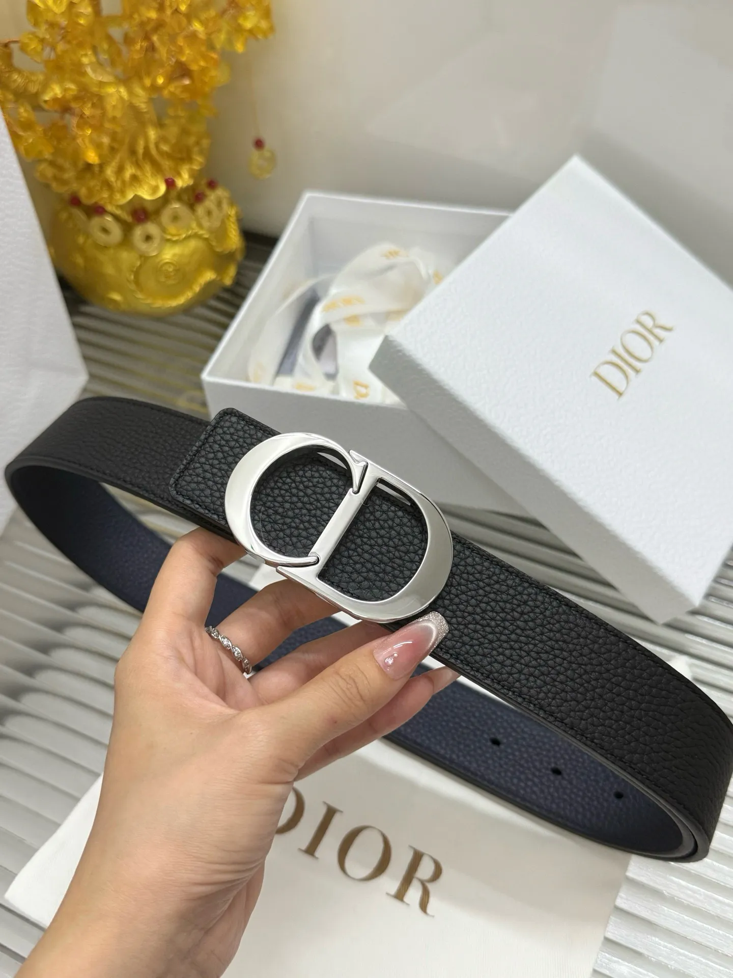 ✅Width: 𝟑.𝟱𝗰𝗺 ❑ Dior Classic Series Can be used on both sides Original imported calfskin with pebbled pattern + high-quality pure copper hardware buckle P440
