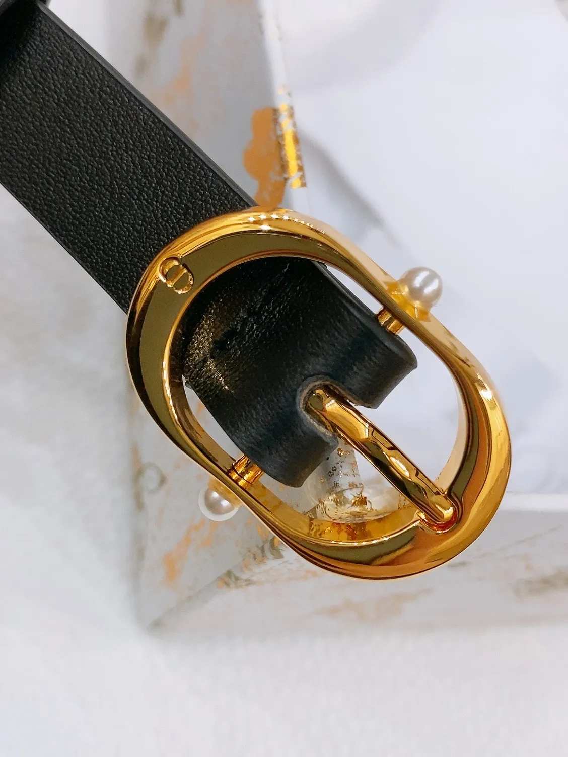 💰440💰Full package💰 💍Consignment grade Dior 20mm black smooth calfskin and silver-toned crystals Dior Chic belt buckle engraved with CD logo White resin beads Christian Dior Paris signature on inner side Lustrous gold-finish metal details Calfskin, brass