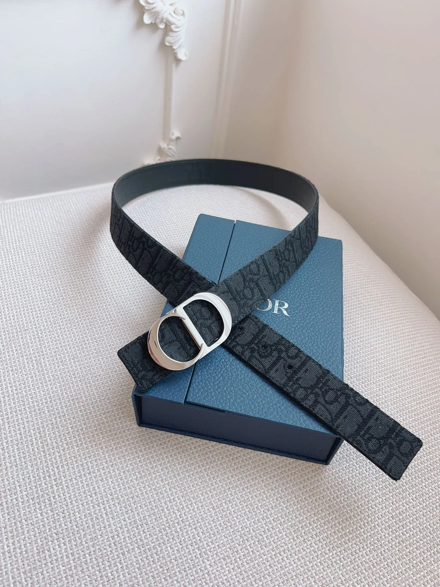 💰460💰Full package💰 💍Purchasing-grade DIOR⚡️🌹French original leather, Oblique black cloth/black cowhide. There is no doubt about the quality. There is no better, only the best. Size 3.5 cm