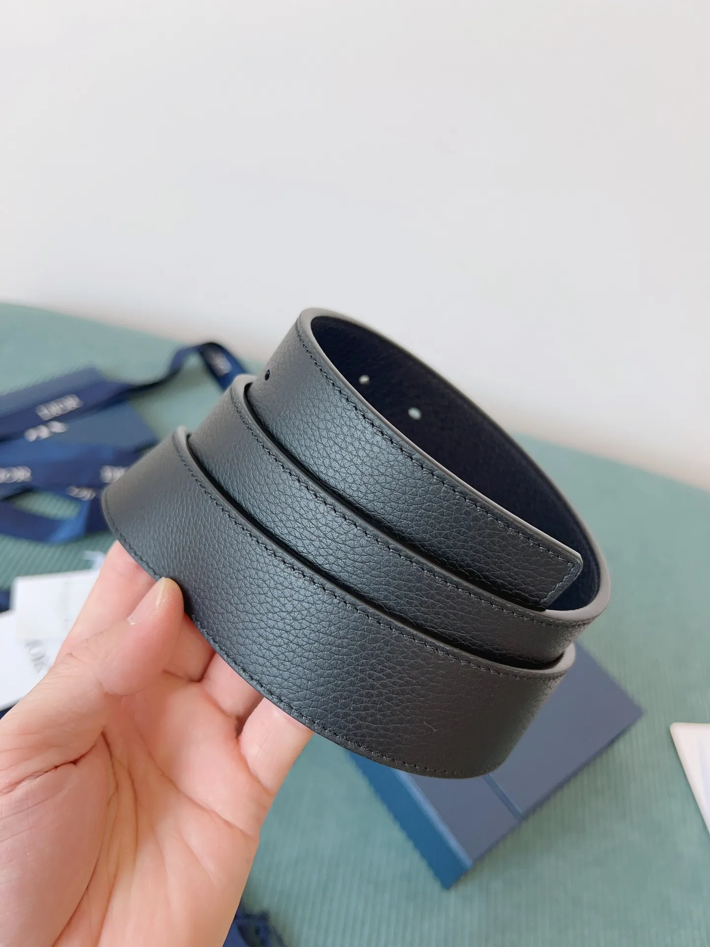 💰480💰Full package💰 💍Purchase level "DIOR" Dior⚡️🌹French original leather double-sided imported first-layer cowhide⚡️🌹The quality is unquestionable. It feels soft and delicate. There is no better, only the best⚡️🌹Size 3.5 cm