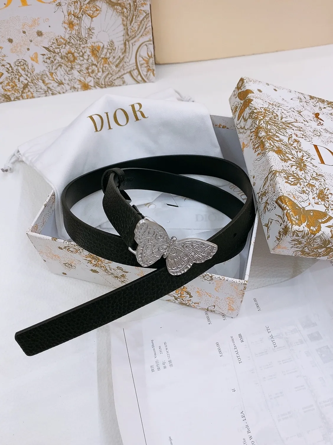 💰440💰Full package💰 💍Purchase level Dior Saddle Belt Brass hardware Double-sided saddle belt Grained cowhide surface and smooth cowhide bottom Soft and delicate feel Belt 2.0cm