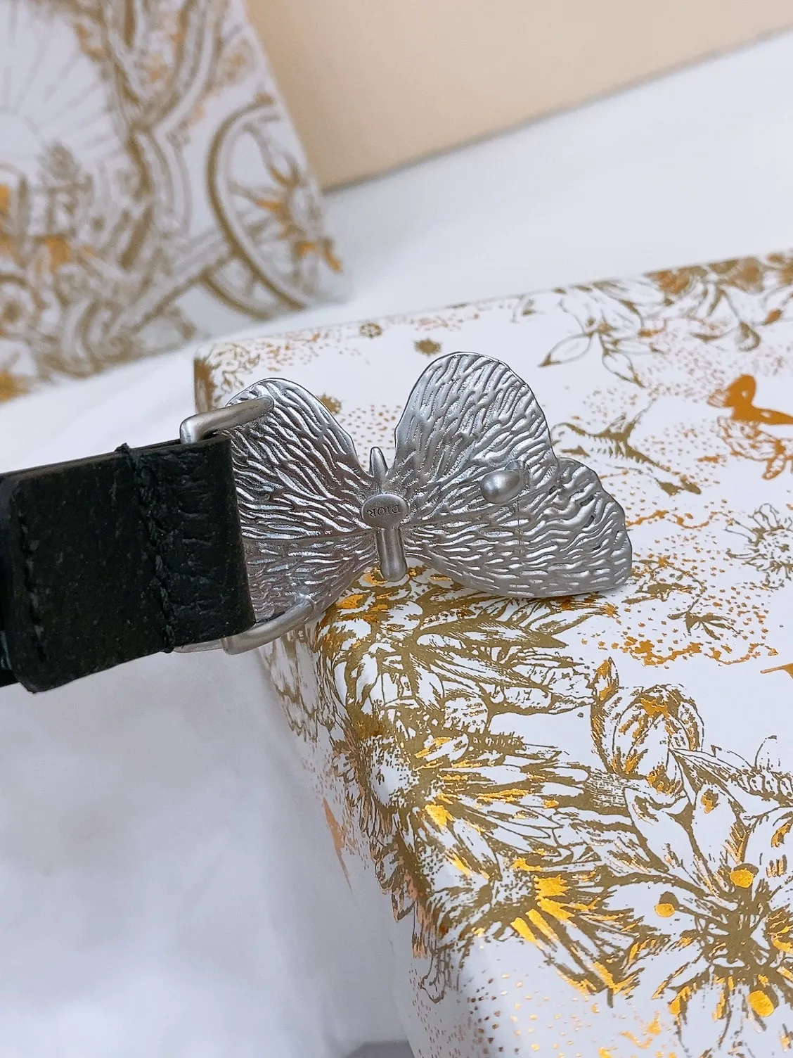 💰440💰Full package💰 💍Purchase level Dior Saddle Belt Brass hardware Double-sided saddle belt Grained cowhide surface and smooth cowhide bottom Soft and delicate feel Belt 2.0cm