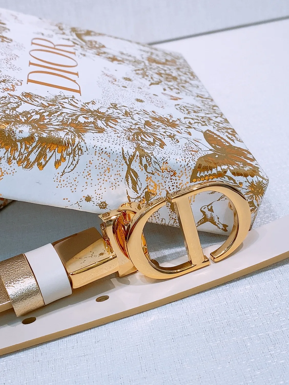 💰440💰Full package💰 💍Purchase level Dior⚡️🌹Montaigne *CD* belt Decorated with *Christian Dior* logo Glossy gold finish metal details Two detachable rings Calfskin belt⚡️🌹2.0cm