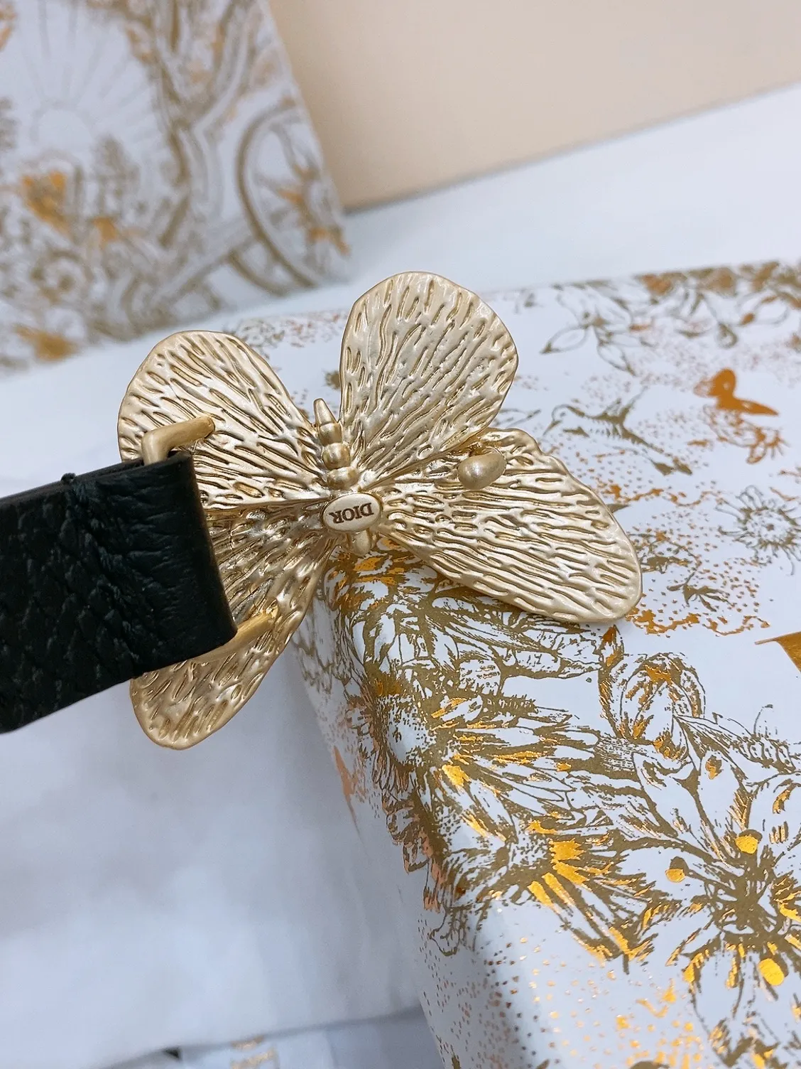 💰440💰Full package💰 💍Purchase level Dior Saddle Belt Brass hardware Double-sided saddle belt Grained cowhide surface and smooth cowhide bottom Soft and delicate feel Belt 2.0cm