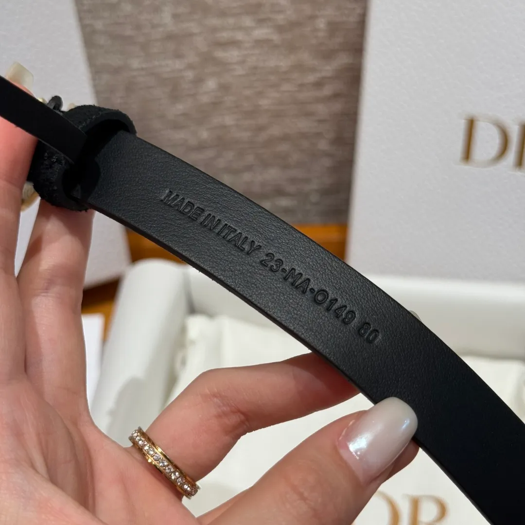 💰440💰Full package💰 💍Purchase level Dior⚡️Good new women's belt 24 early spring Metamorphose belt, 20mm suede design on the front, smooth cow leather on the back, super popular, butterfly buckle series.⚡️🌹Width 2.0cm