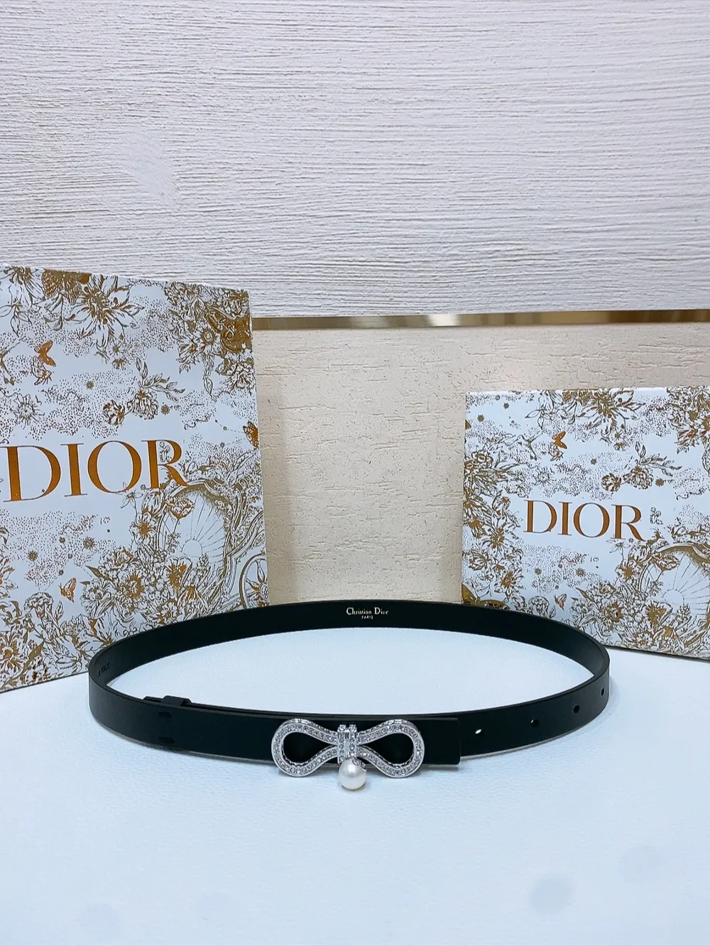 💰440💰Full package💰 💍Purchase level Dior Dior⚡️🌹Le Nœud de Dior belt butterfly diamond buckle🦋 Width 18mm⚡️🌹Imported fetal cowhide smooth cowhide and white imitation crystal decoration⚡️🌹