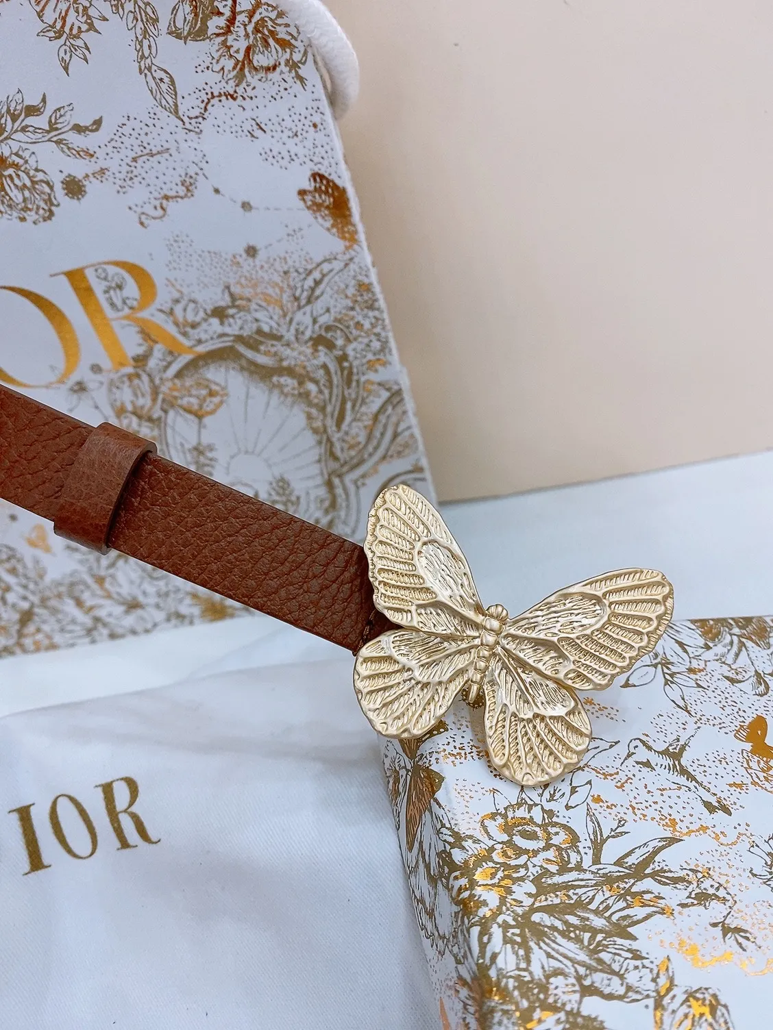 💰440💰Full package💰 💍Purchase level Dior Saddle Belt Brass hardware Double-sided saddle belt Grained cowhide surface and smooth cowhide bottom Soft and delicate feel Belt 2.0cm