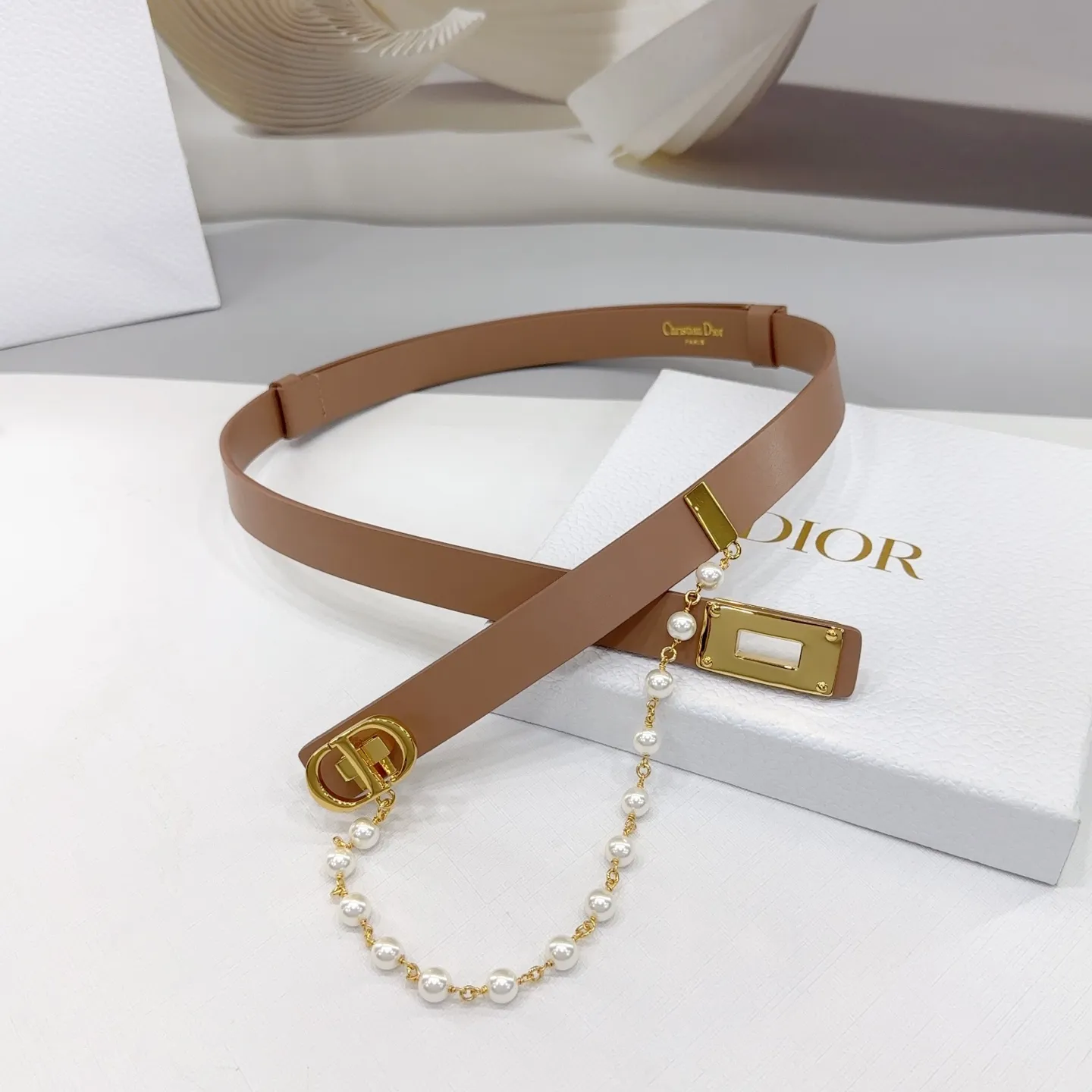 💰520💰Full package💰 💍Purchase grade 2.0cm Dior⚡️🌹Double-sided first-layer calfskin Custom-made original leather⚡️🌹Soft texture Fine workmanship Paired with copper buckles Fashionable and versatile⚡️🌹Number of sizes: one size