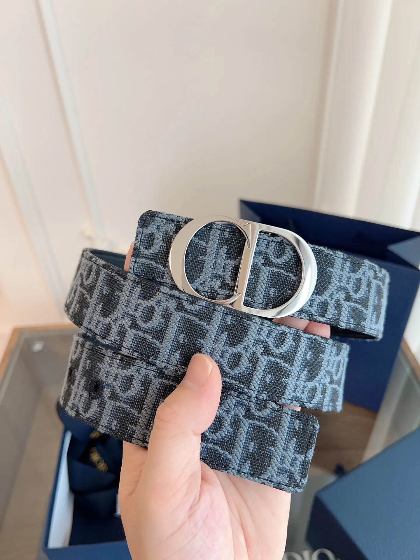 💰480💰Full package💰 💍Purchase-grade "DIOR" Dior/enhanced version🇫🇷French original leather, Oblique light blue cloth/black cowhide. There is no doubt about the quality. There is no better, only the best. Size 3.5 cm