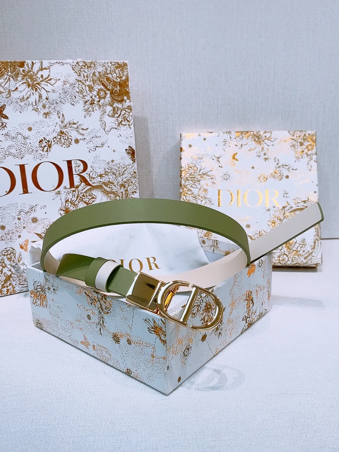 💰440💰Full package💰 💍Purchase level Dior⚡️🌹Montaigne *CD* belt Decorated with *Christian Dior* logo Glossy gold finish metal details Two detachable rings Calfskin belt⚡️🌹2.0cm