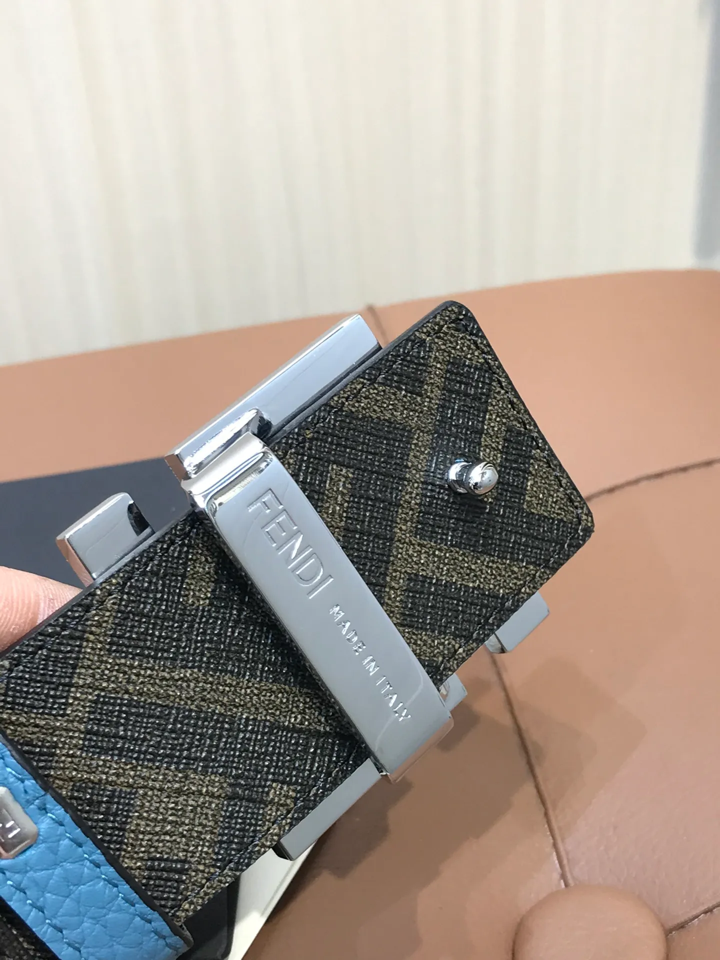 💰502💰Full set of packaging💰 💍Purchasing agent grade Fendi⚡️🌹Width 38 MM, supports NFC chip scanning, logo-shaped belt, original bright intermediate color F rivet buckle, imported original pebbled cowhide, gold-plated surface metal products, quality assurance, non-market currency!