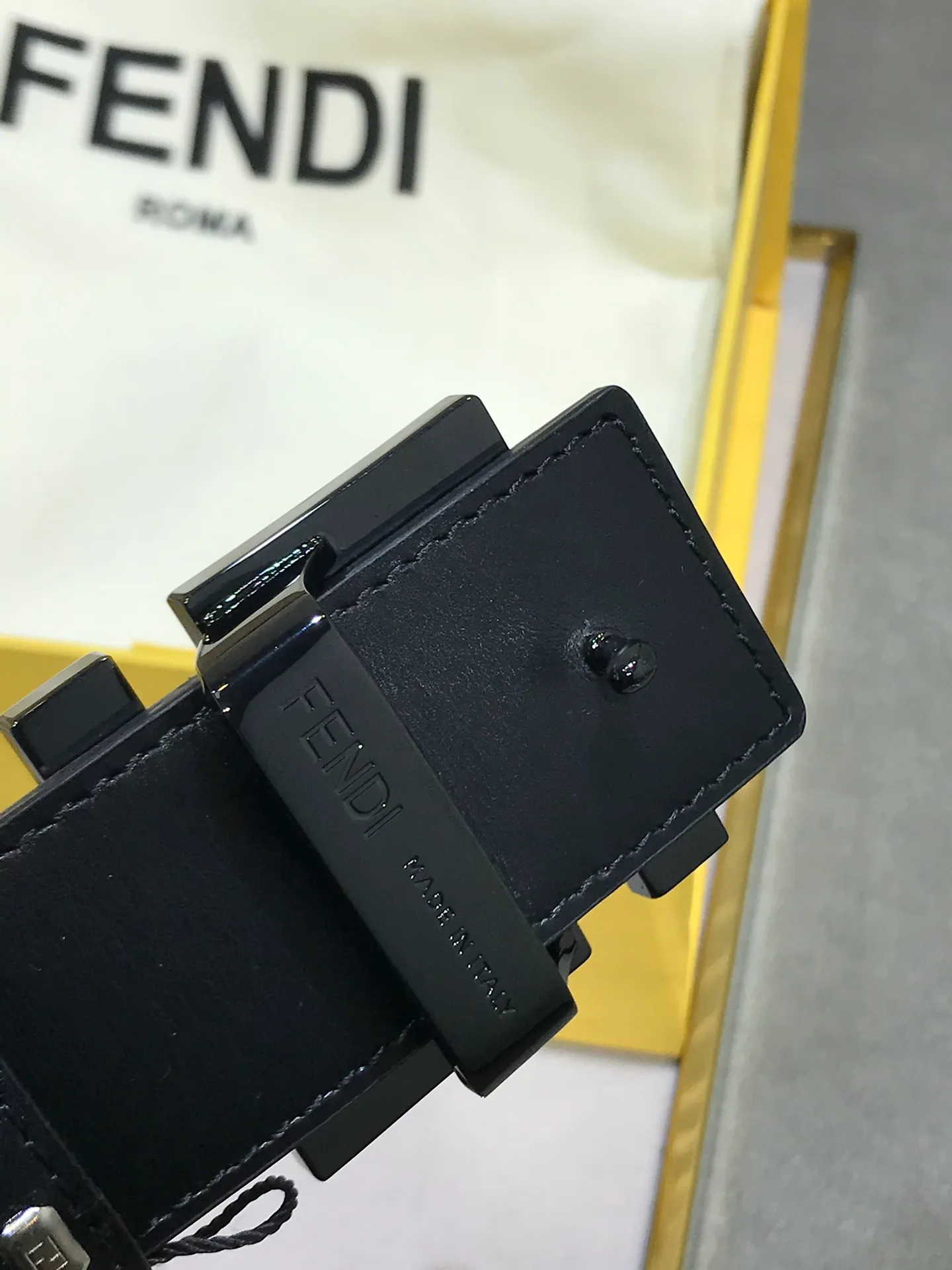 💰480💰Full set of packaging💰 💍Purchase grade Fendi Width 38 MM Supports NFC chip scanning, logo-shaped belt, original glossy secondary color acrylic F rivet buckle, imported original calfskin embossing, gold-plated surface metal products, quality assurance, non-market currency!