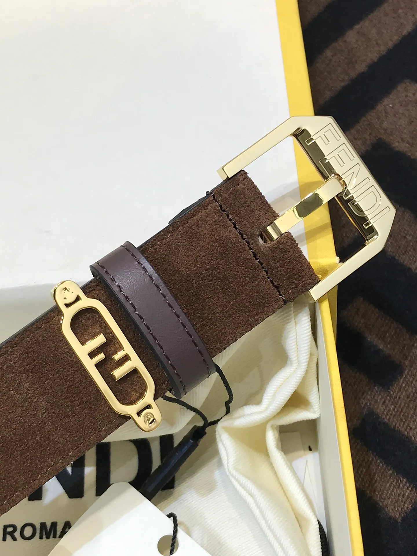 💰520💰Full set of packaging💰 💍Purchase grade Fendi 35MM width F logo shape Support NFC letter pin buckle with iconic, imported anti-suede calfskin, soft to the touch, gold-plated surface metal products, original detailed wiring, quality assurance, non-market currency!