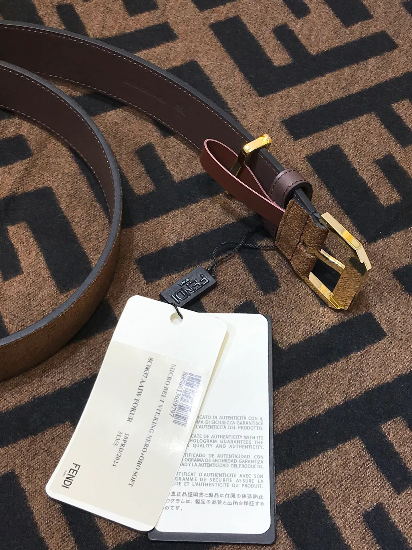 💰520💰Full set of packaging💰 💍Purchase grade Fendi 35MM width F logo shape Support NFC letter pin buckle with iconic, imported anti-suede calfskin, soft to the touch, gold-plated surface metal products, original detailed wiring, quality assurance, non-market currency!