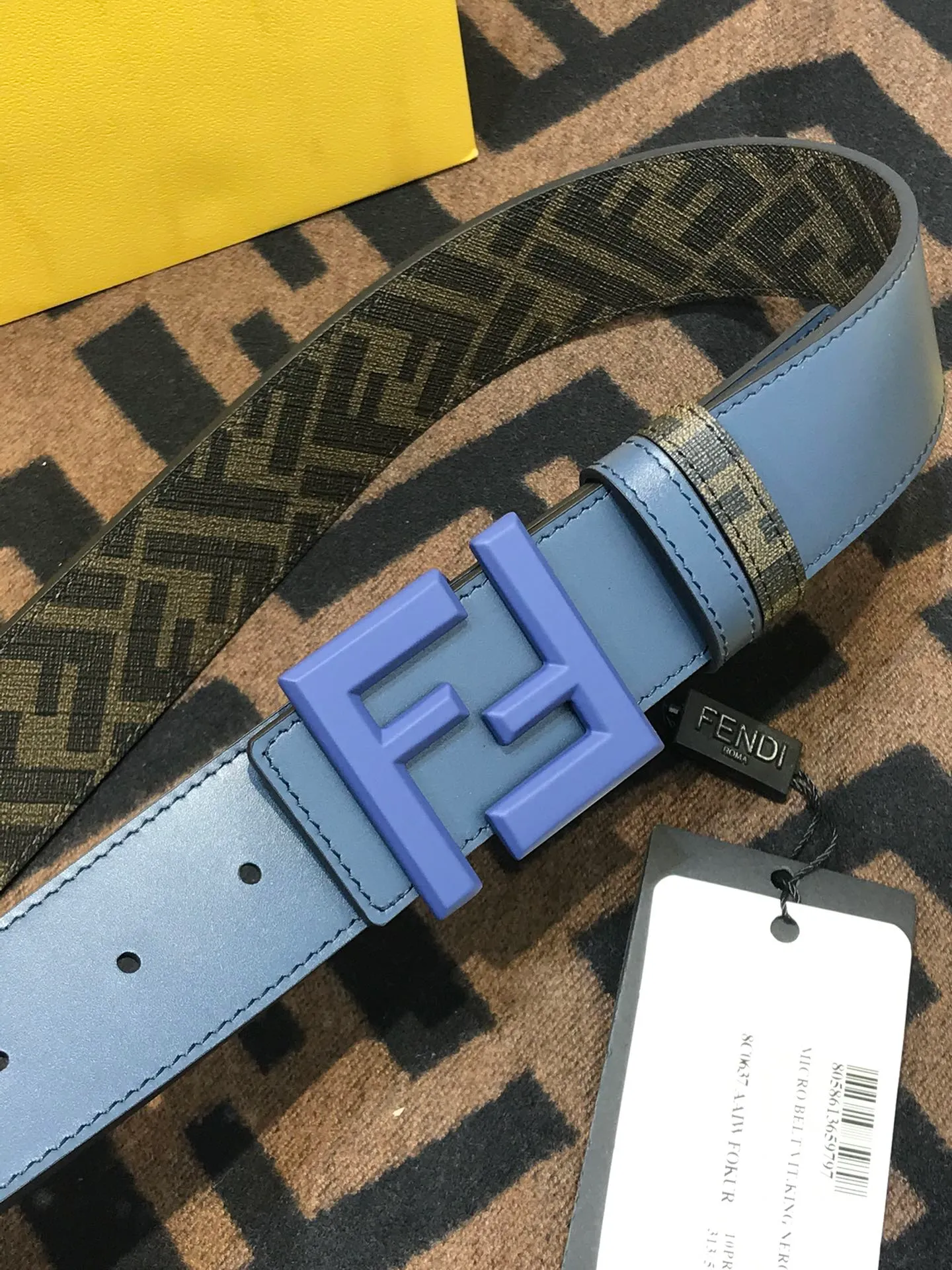 💰520💰Full set of packaging💰 💍Purchase grade Fendi 38 MM wide, supports NFC chip scanning, logo-shaped belt, original F brushed gun color rivet buckle, imported original calf pattern with presbyopia, soft touch, gold-plated surface metal products, quality assurance, details are not market currency!