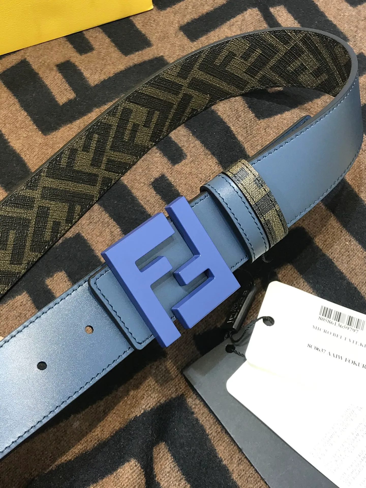 💰520💰Full set of packaging💰 💍Purchase grade Fendi 38 MM wide, supports NFC chip scanning, logo-shaped belt, original F brushed gun color rivet buckle, imported original calf pattern with presbyopia, soft touch, gold-plated surface metal products, quality assurance, details are not market currency!