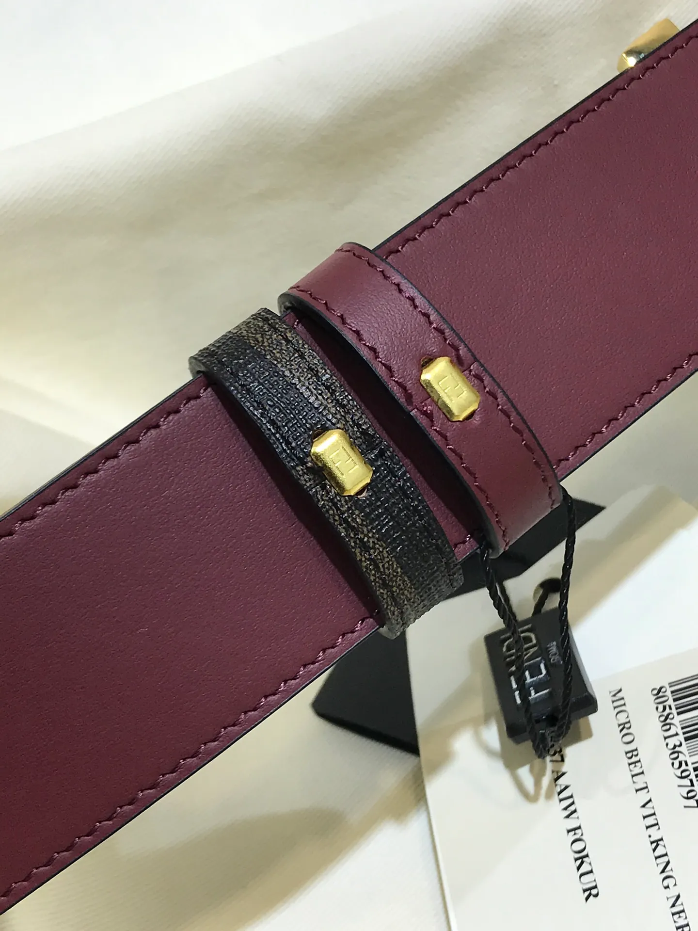 💰480💰Full set of packaging💰 💍Purchase grade Fendi Width 38 MM Supports NFC chip scanning, logo-shaped belt, original glossy secondary color acrylic F rivet buckle, imported original calfskin embossing, gold-plated surface metal products, quality assurance, non-market currency!
