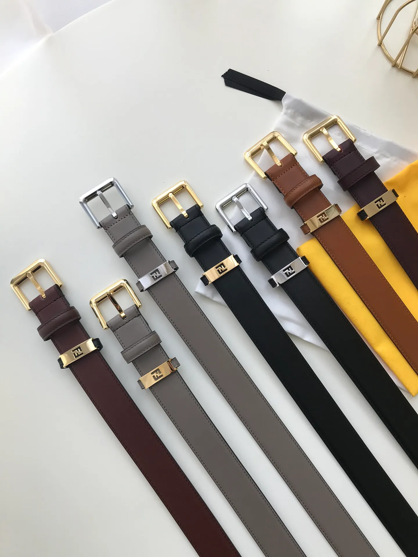 💰520💰Full set of packaging💰 💍Purchasing-grade Fendi 30MM wide logo-shaped pin buckle, double-sided original imported black calfskin, supports NFC chip, gold-plated surface metal products, quality assurance, non-market currency!