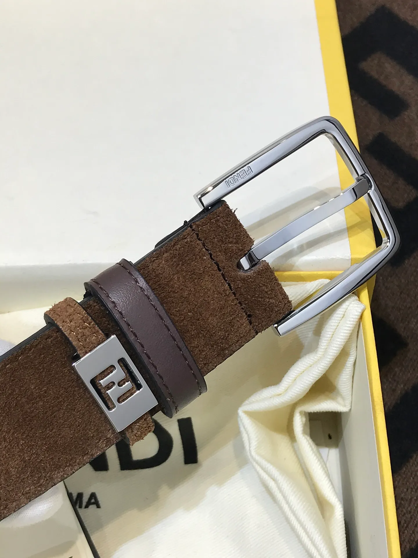 💰520💰Full set of packaging💰 💍Purchase grade Fendi 35MM width F logo shape Support NFC letter pin buckle with iconic, imported anti-suede calfskin, soft to the touch, gold-plated surface metal products, original detailed wiring, quality assurance, non-market currency!