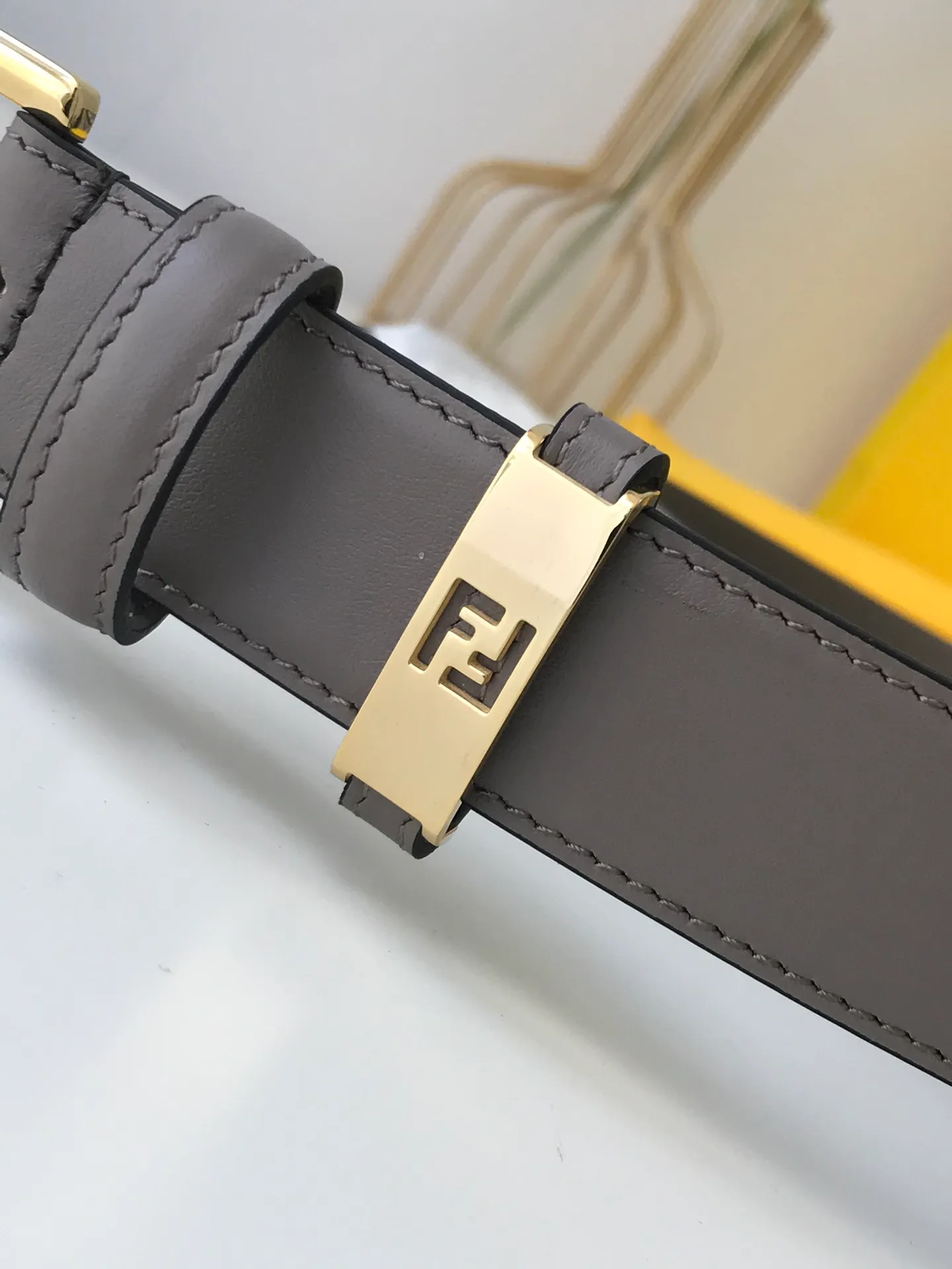 💰520💰Full set of packaging💰 💍Purchasing-grade Fendi 30MM wide logo-shaped pin buckle, double-sided original imported black calfskin, supports NFC chip, gold-plated surface metal products, quality assurance, non-market currency!