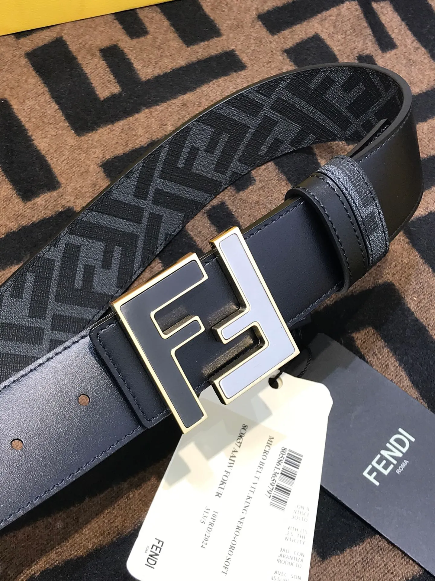 💰520💰Full set of packaging💰 💍Purchase grade Fendi 38 MM wide, supports NFC chip scanning, logo-shaped belt, original F brushed gun color rivet buckle, imported original calf pattern with presbyopia, soft touch, gold-plated surface metal products, quality assurance, details are not market currency!