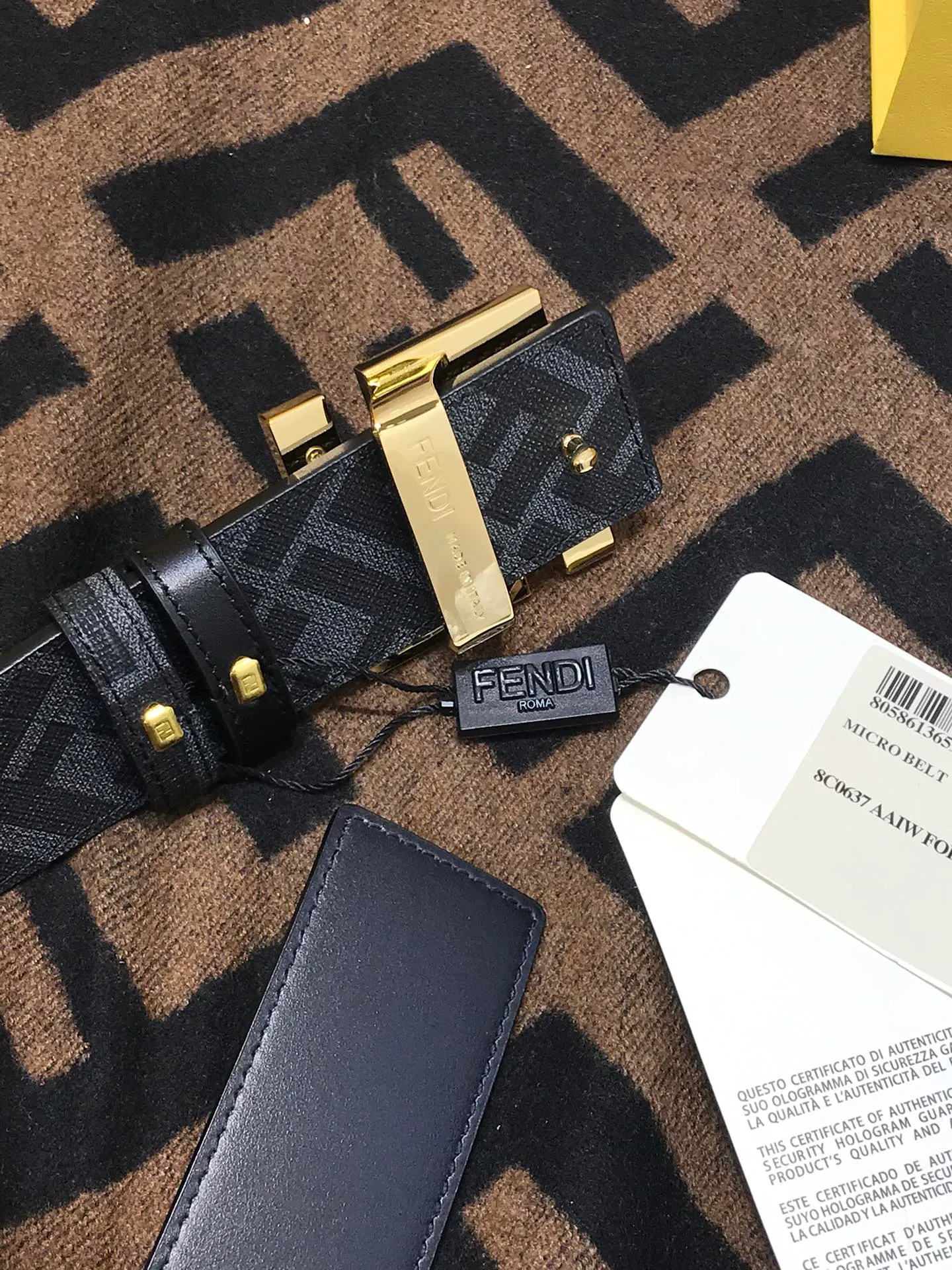 💰520💰Full set of packaging💰 💍Purchase grade Fendi 38 MM wide, supports NFC chip scanning, logo-shaped belt, original F brushed gun color rivet buckle, imported original calf pattern with presbyopia, soft touch, gold-plated surface metal products, quality assurance, details are not market currency!