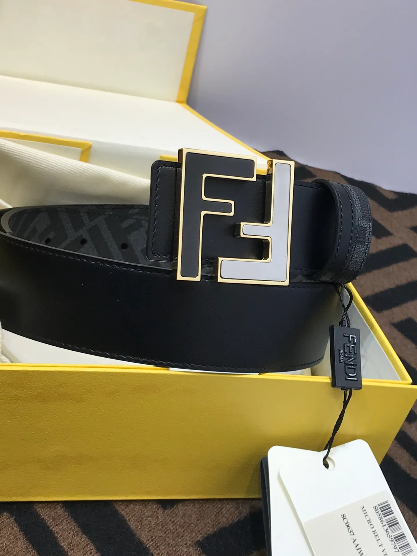 💰520💰Full set of packaging💰 💍Purchase grade Fendi 38 MM wide, supports NFC chip scanning, logo-shaped belt, original F brushed gun color rivet buckle, imported original calf pattern with presbyopia, soft touch, gold-plated surface metal products, quality assurance, details are not market currency!