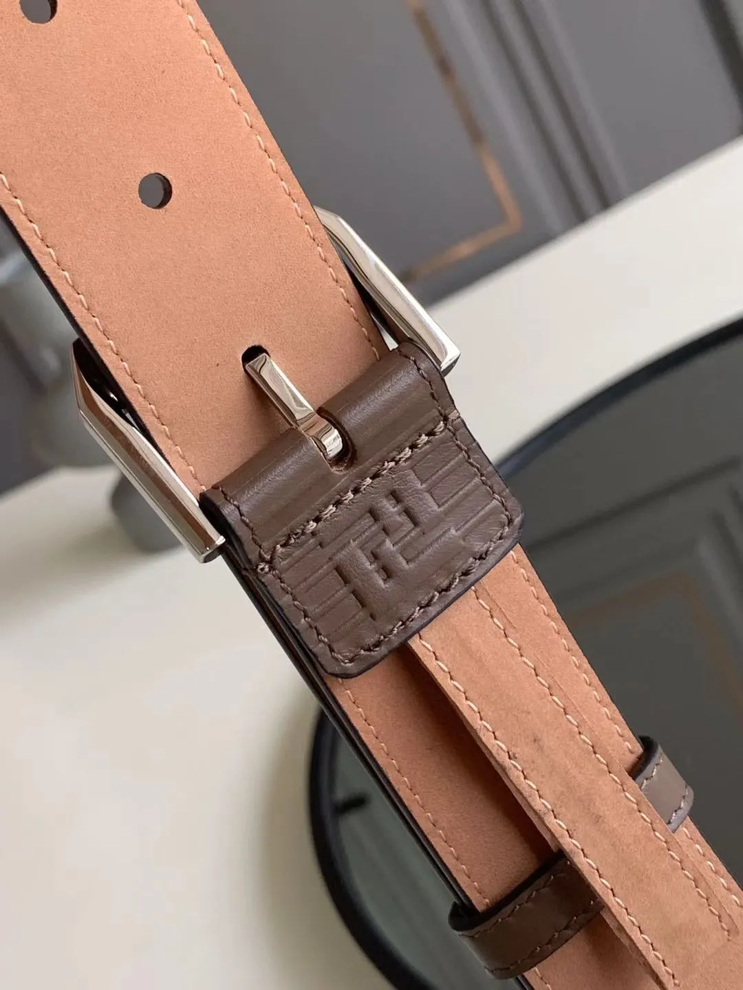 💰520💰Full package💰 💍Purchasing-grade FENDI belt, embossed calfskin imported from Italy, 3.5cm original tree paste leather bottom mark, BAGUETTE series palladium-plated belt buckle with chain buckle💓💓💓