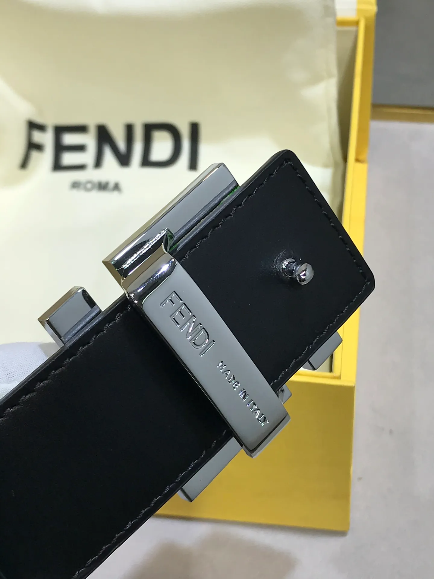 💰480💰Full set of packaging💰 💍Purchase grade Fendi Width 38 MM Supports NFC chip scanning, logo-shaped belt, original glossy secondary color acrylic F rivet buckle, imported original calfskin embossing, gold-plated surface metal products, quality assurance, non-market currency!