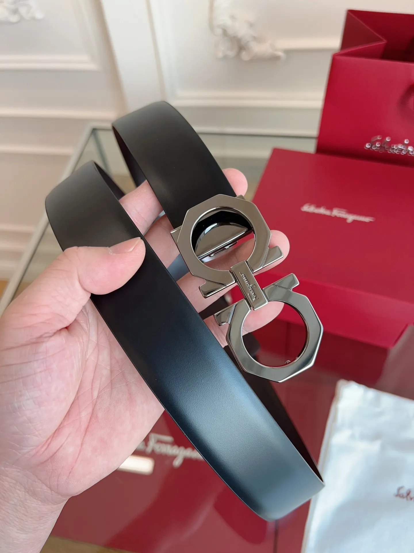 💰440💰Full set of packaging💰 💍Purchase grade Ferragamo 3.5cm original leather. Precision brass hardware upgraded version nfc chip, genuine factory IP plating! Original match