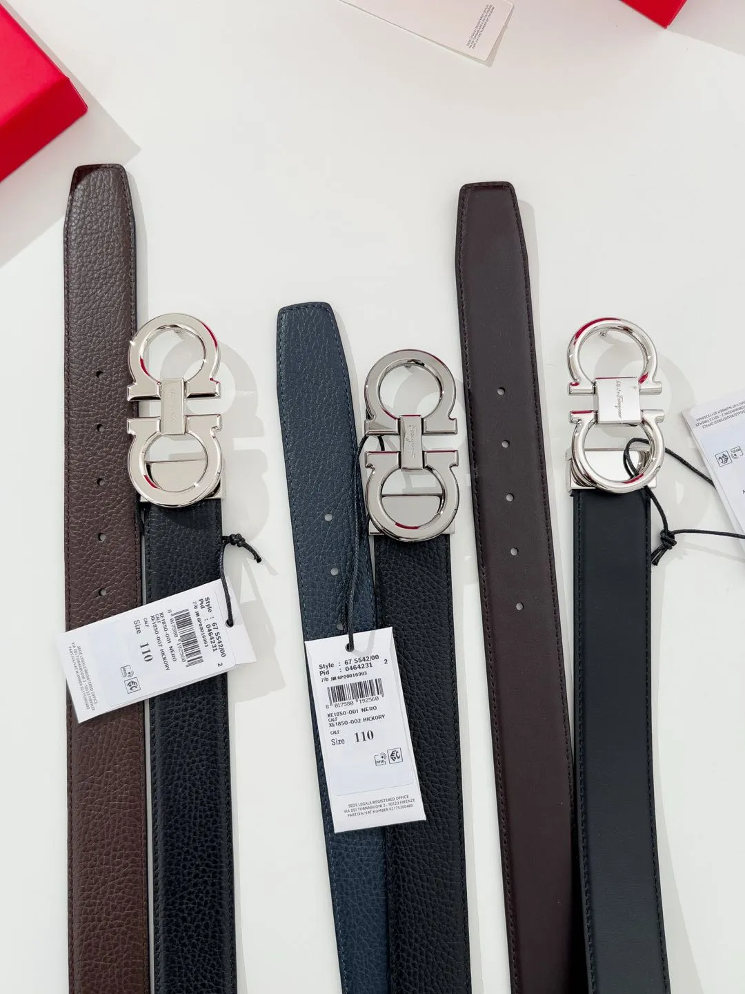 💰440💰Full package💰 💍Purchase-grade Ferragamo⚡️🌹Width 3.5cm, imported first-layer calfskin, double-sided cowhide material⚡️🌹The leather is soft and Q-elastic. Dürkopp's diagonal stitching is exquisite and durable. Good quality goods. Button head: pure copper button (gold, gun color, silver)