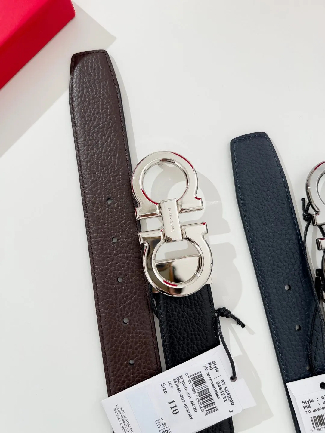 💰440💰Full package💰 💍Purchase-grade Ferragamo⚡️🌹Width 3.5cm, imported first-layer calfskin, double-sided cowhide material⚡️🌹The leather is soft and Q-elastic. Dürkopp's diagonal stitching is exquisite and durable. Good quality goods. Button head: pure copper button (gold, gun color, silver)