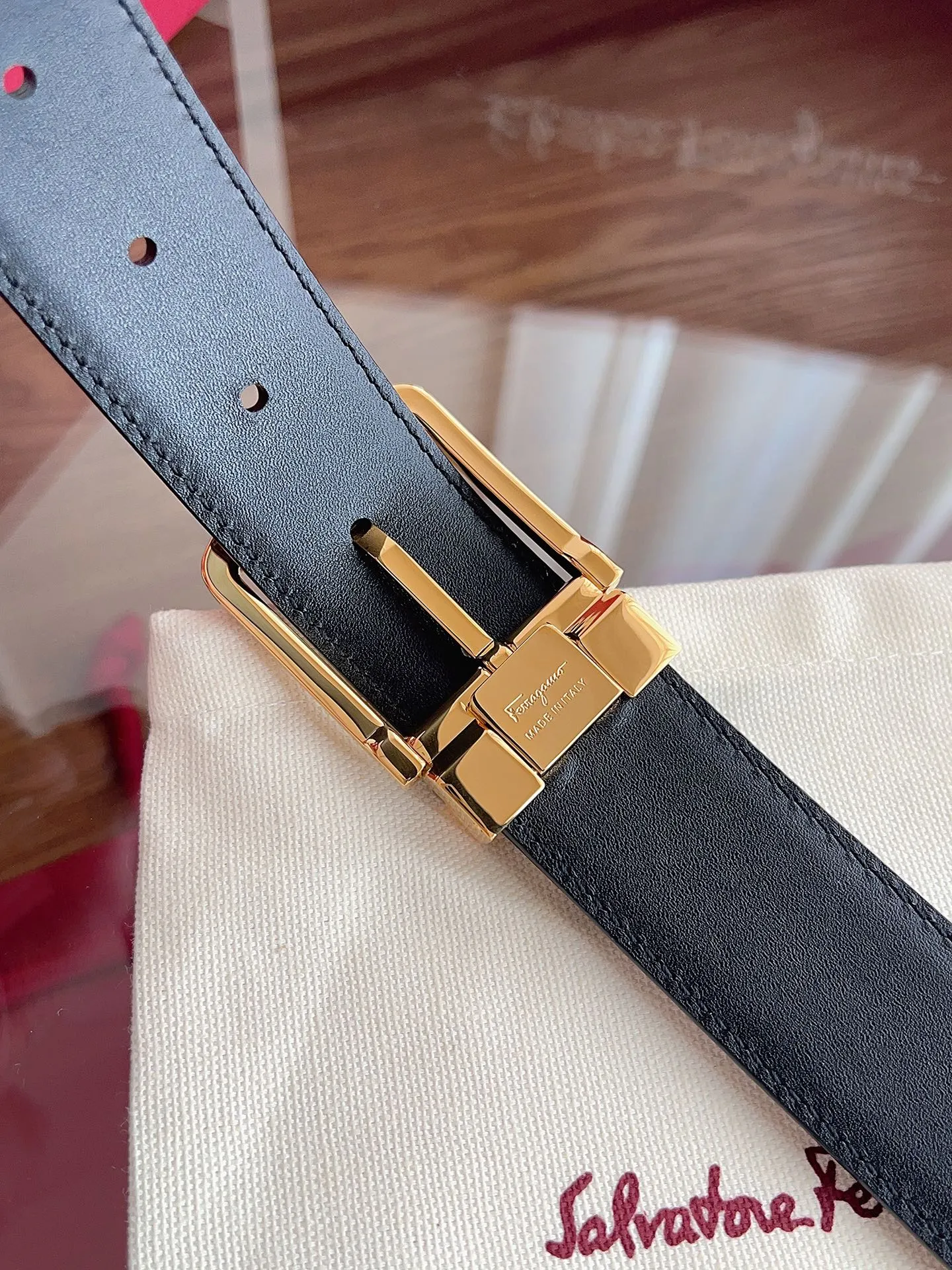 💰440💰Full package💰 💍Purchase-grade Ferragamo⚡️🌹3.5cm original leather. Upgraded precision brass hardware, genuine factory IP plating! Original match,